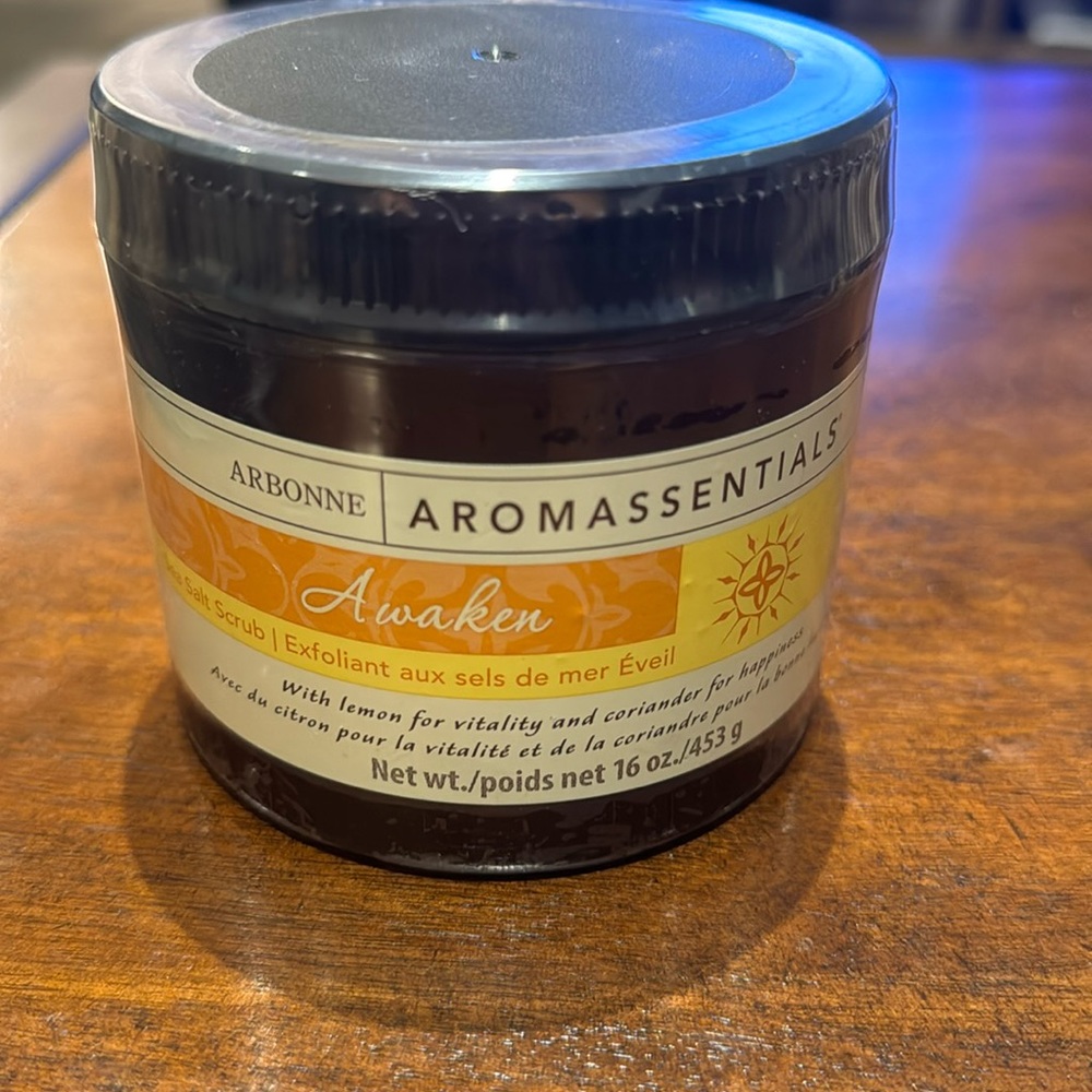 NWT Arbonne Aromassentials Awaken
